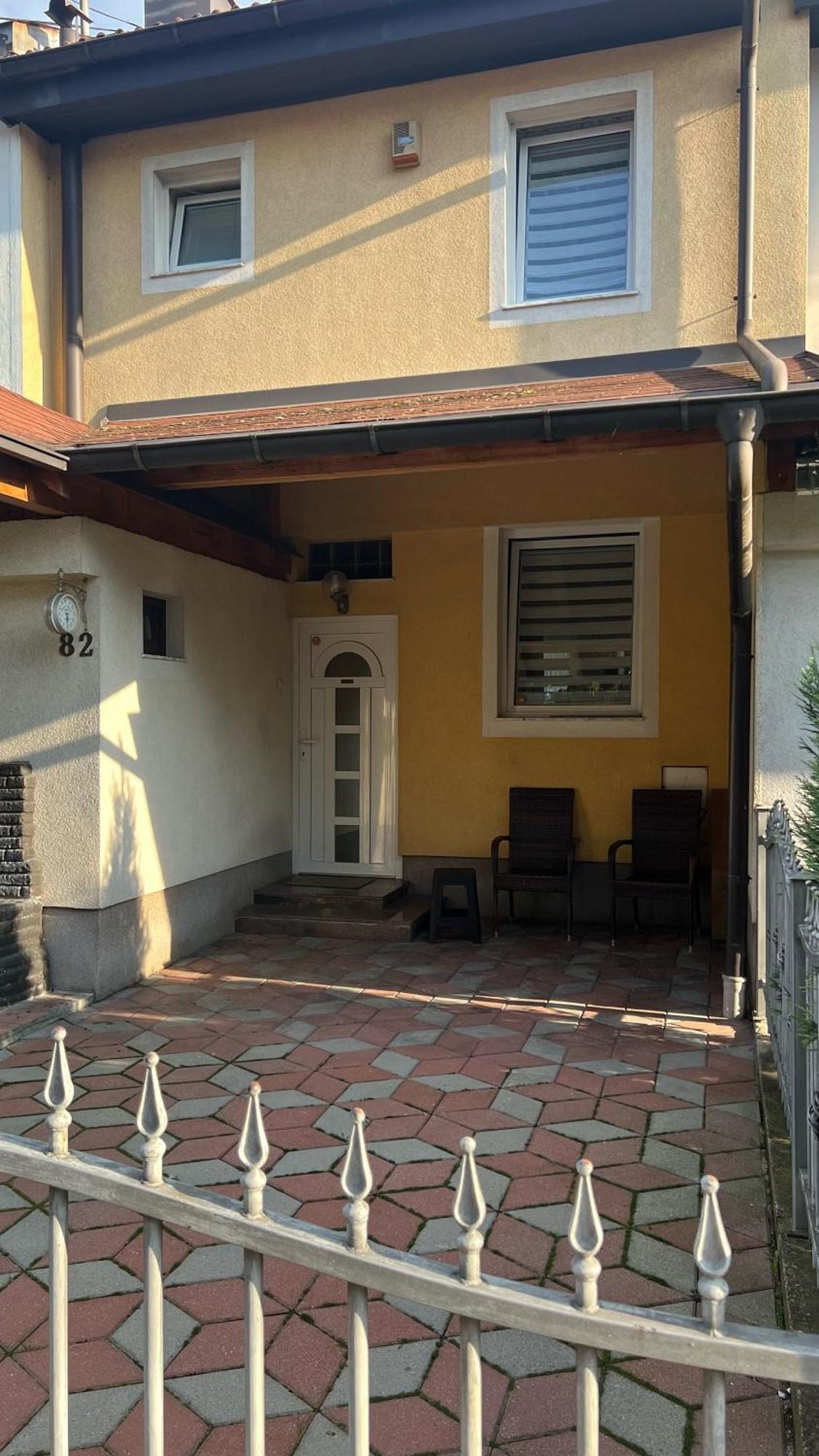 Pejton House Apartment *